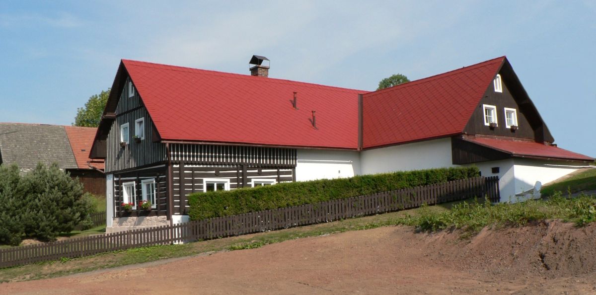 Nátěr plechové střechy Sanatoria SANUS v Hradci Králové