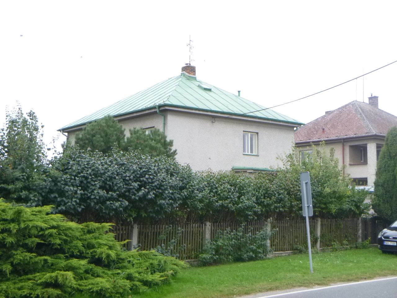 Renovační nátěr plechové střechy - před