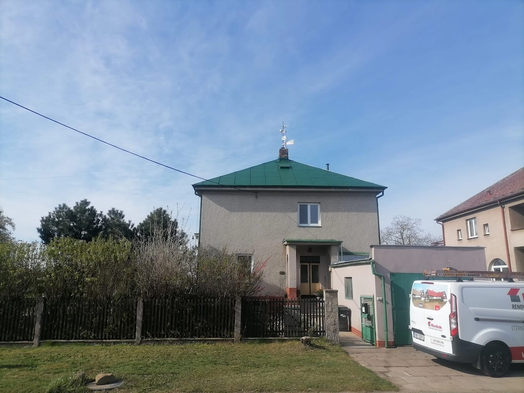 Renovační nátěr plechové střechy