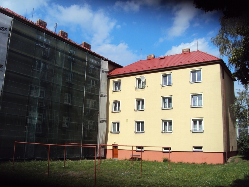 Nátěr alukrytové střechy bytového domu v Hradci Králové - Obrázek 3