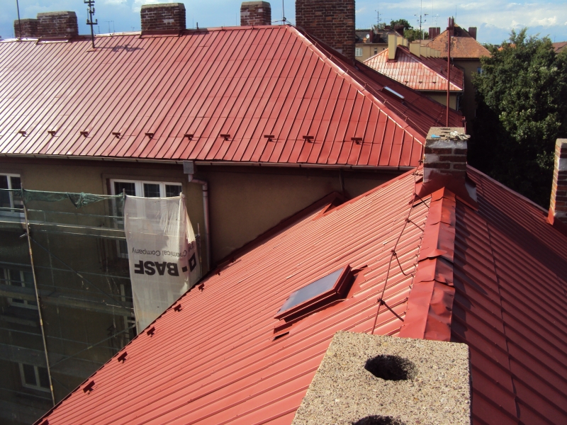 Nátěr alukrytové střechy bytového domu v Hradci Králové - Obrázek 11