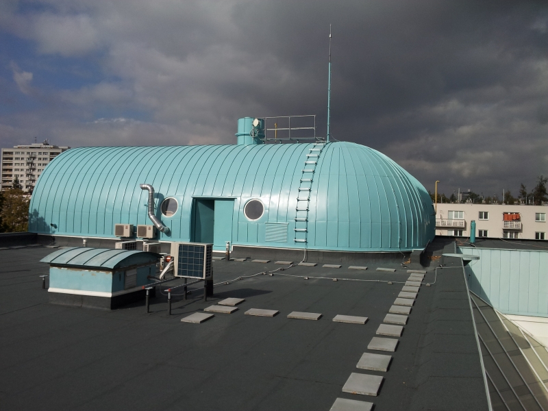 Nátěr plechové střechy Sanatoria SANUS v Hradci Králové - Obrázek 12