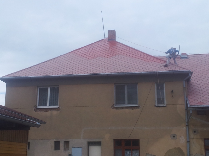 Renovační nátěr eternitové střechy - Radimovice; okres Tábor - Obrázek 3
