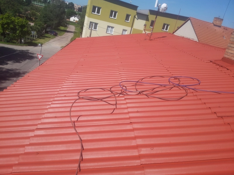 po realizaci-Renovační nátěr vlnité eternitové střechy