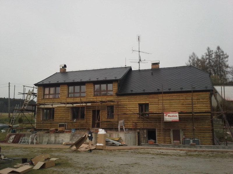 po realizaci-Renovační nátěr eternitové střechy