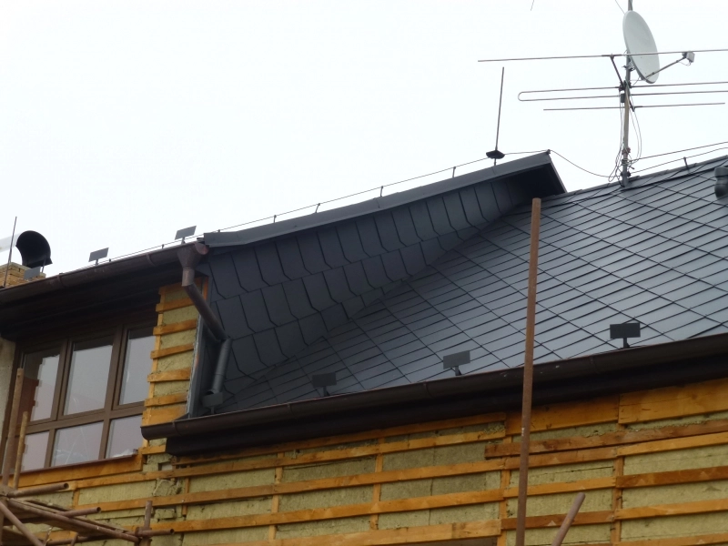 po realizaci - detail-Renovační nátěr eternitové střechy