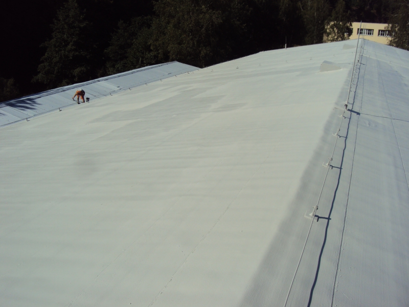 Renovační nátěr ploché asfaltové a&nbsp;plechové střechy - Zruč nad Sázavou - Obrázek 9