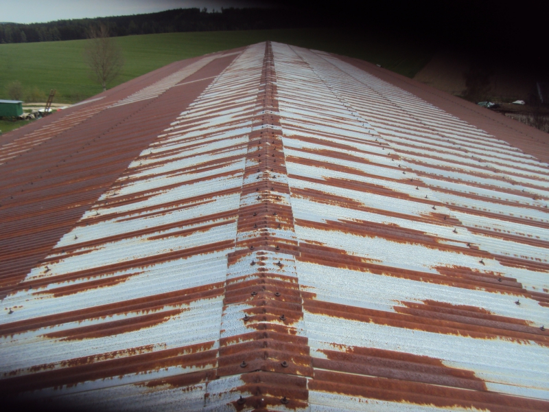 Renovační nátěr vlnité plechové střechy - Borotín - Obrázek 2