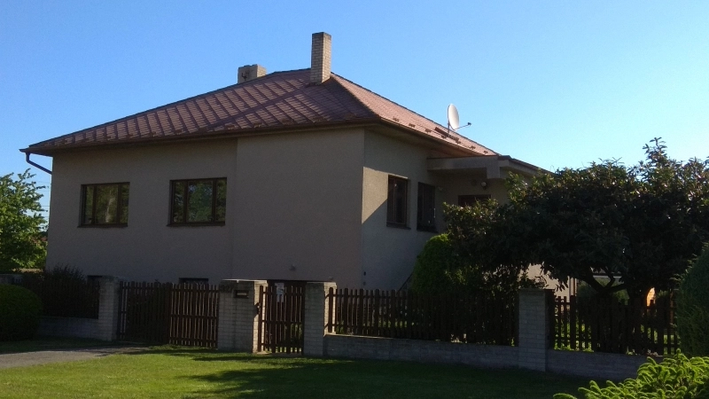 Před realizací-Renovační nátěr eternitové střechy