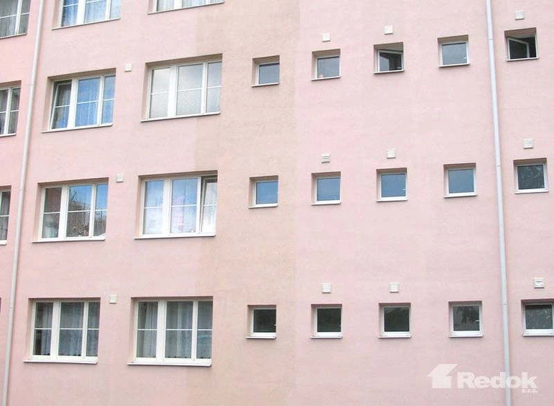 Čištění a nátěr fasády