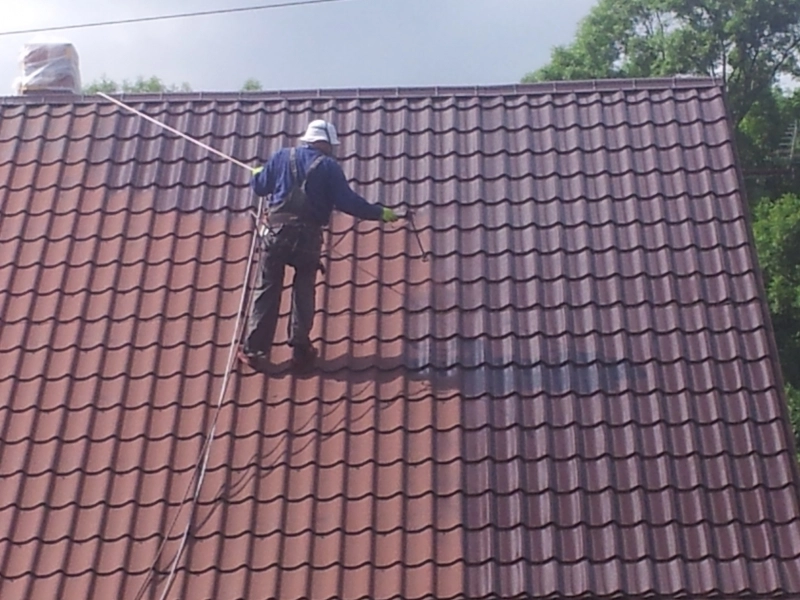 Nátěr povrchově upravené střechy (Satjam)