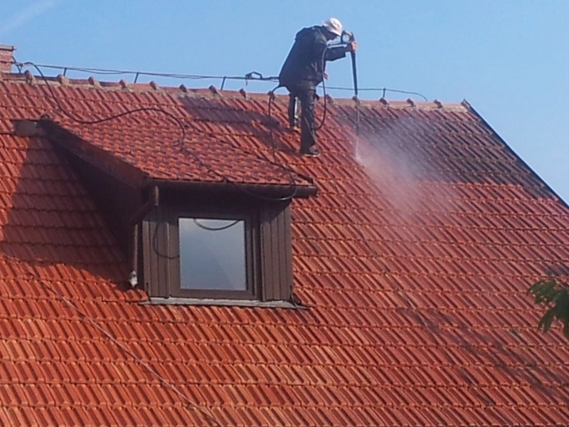 Nátěr taškové střechy
