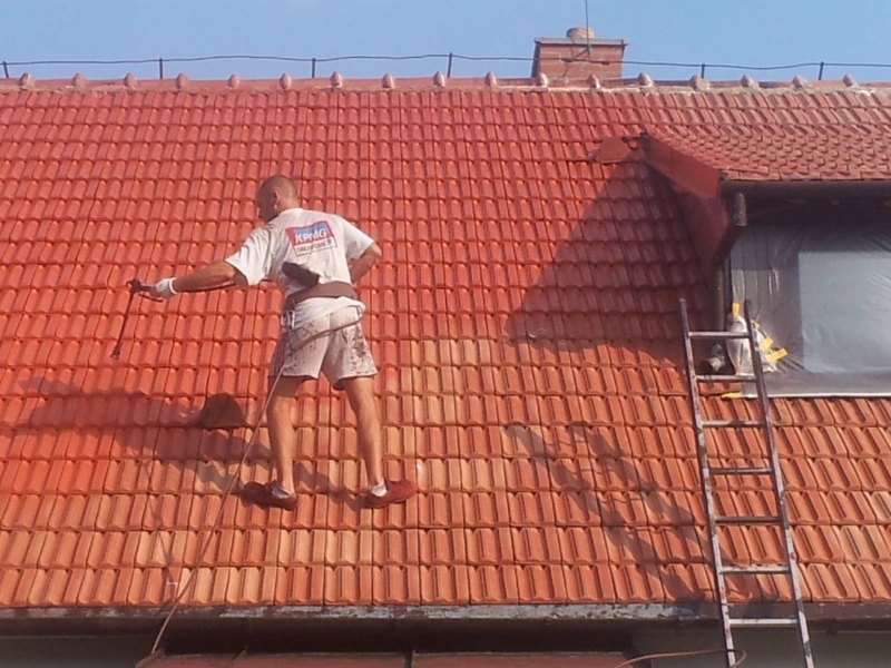 Nátěr taškové střechy