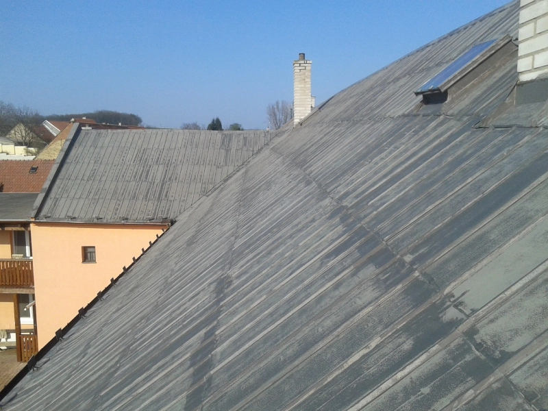 Renovační nátěr plechové střechy