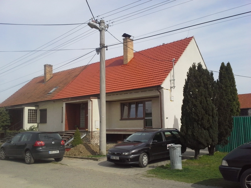 Renovační nátěr taškové střechy