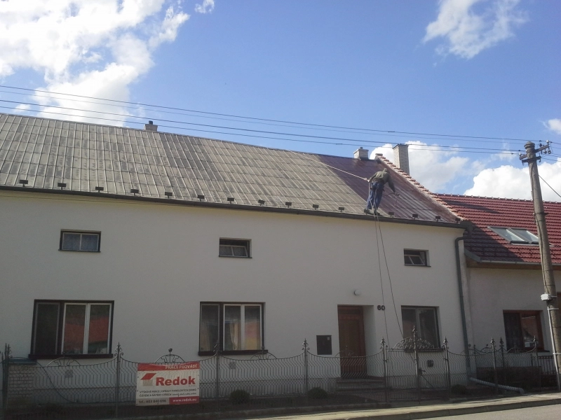 Renovační nátěr plechové střechy