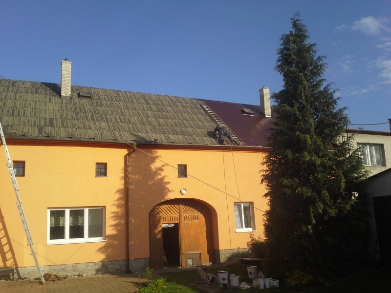 Renovační nátěr plechové střechy