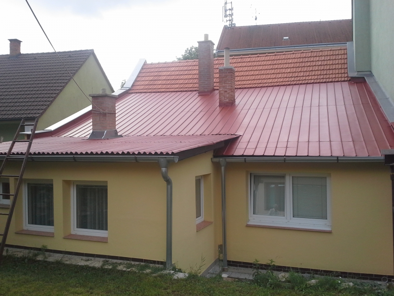 Renovační nátěr alukrytové střechy