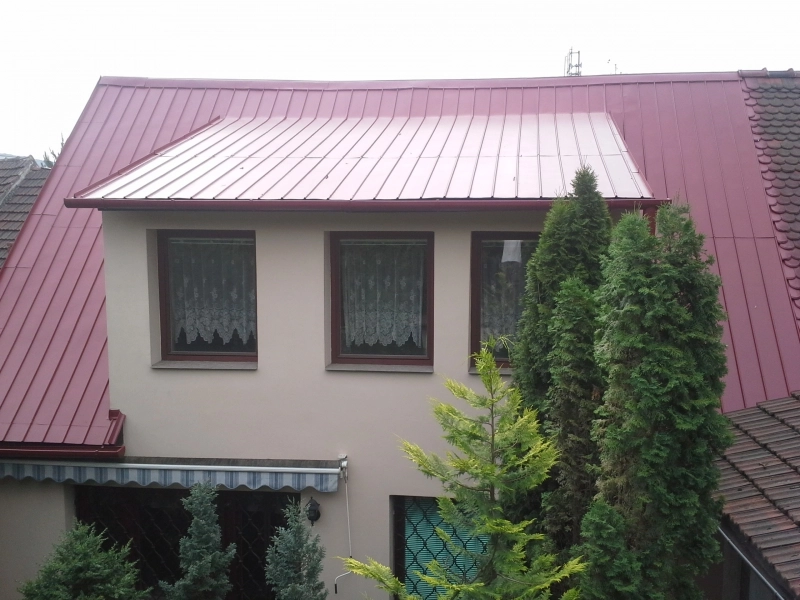 Renovační nátěr alukrytové střechy