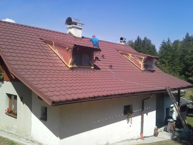 Nátěr povrchově upravené střechy (Satjam)
