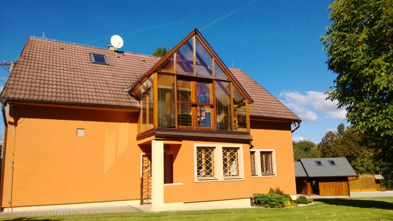 Renovační nátěr taškové střechy