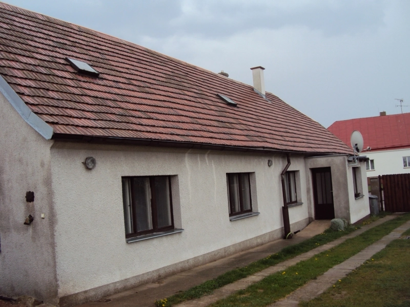 Renovační nátěr taškové střechy