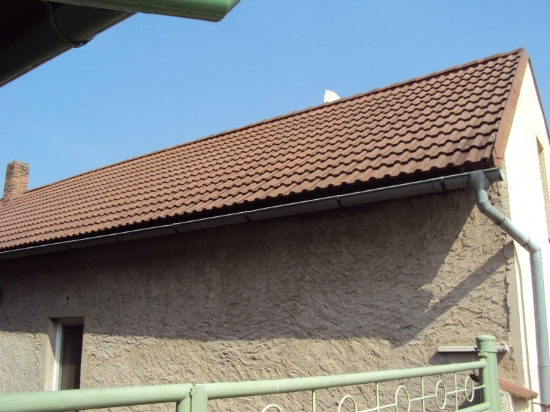 Renovační nátěr taškové střechy