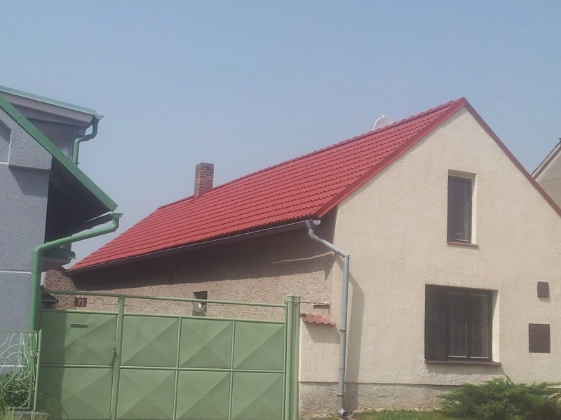 Renovační nátěr taškové střechy