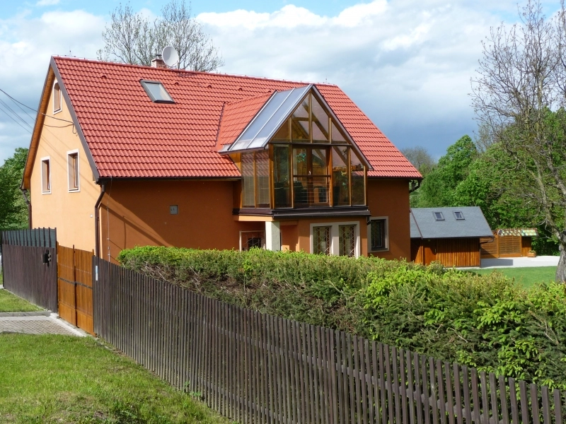 Renovační nátěr taškové střechy