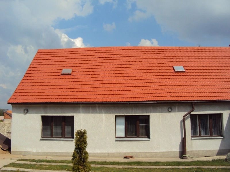 Renovační nátěr taškové střechy