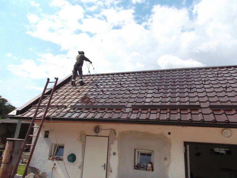Nátěr povrchově upravené střechy (Satjam)