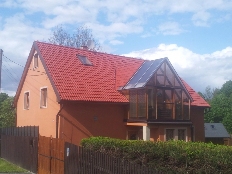 Renovační nátěr taškové střechy