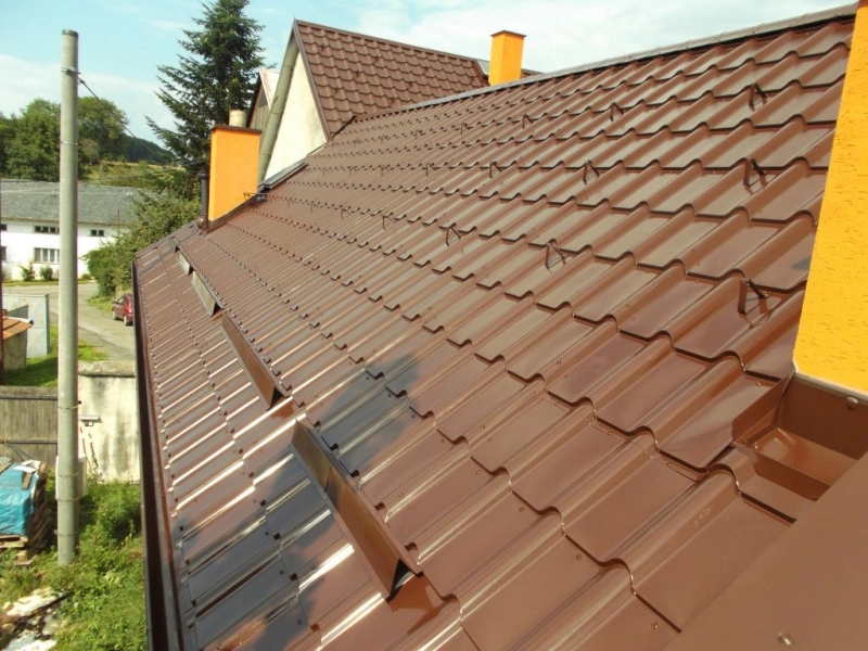 Nátěr povrchově upravené střechy (Satjam)