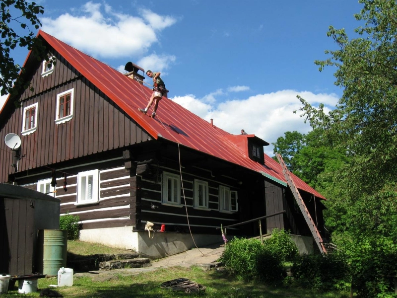 Nátěr plechové střechy