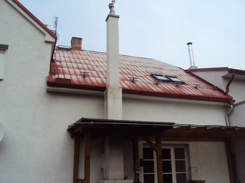 Renovační nátěr alukrytové střechy