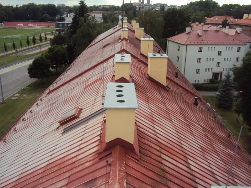 Renovační nátěr alukrytové střechy