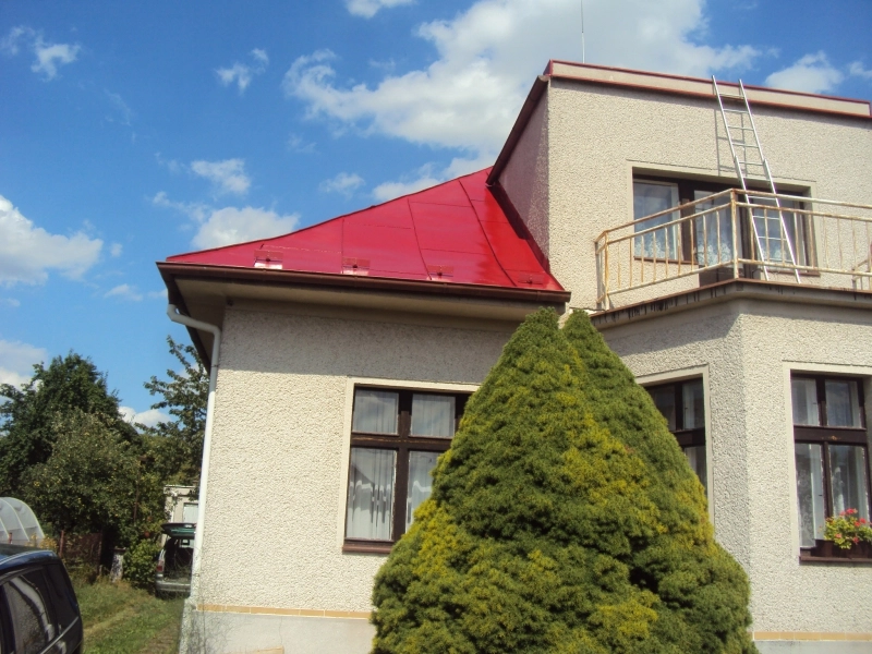 Renovační nátěr plechové střechy
