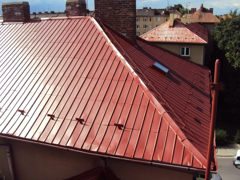 Renovační nátěr alukrytové střechy