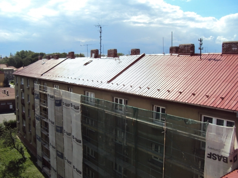 Renovační nátěr alukrytové střechy