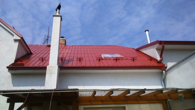 Renovační nátěr alukrytové střechy
