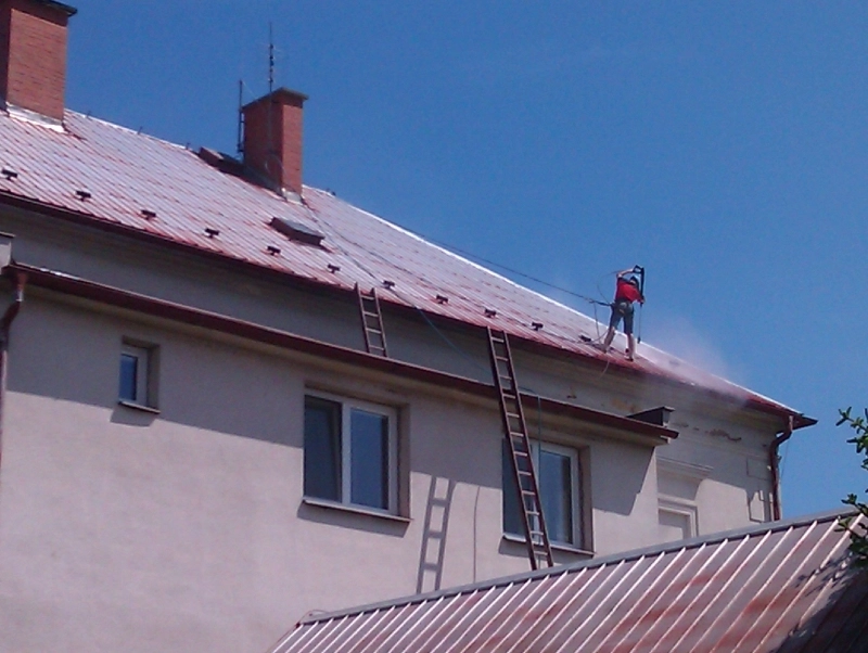 Renovační nátěr alukrytové střechy