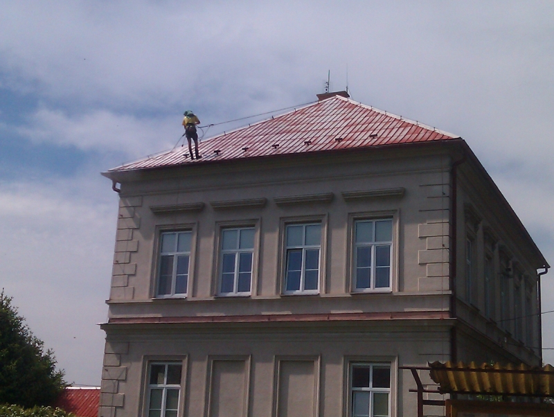 Renovační nátěr alukrytové střechy - Obrázek 1