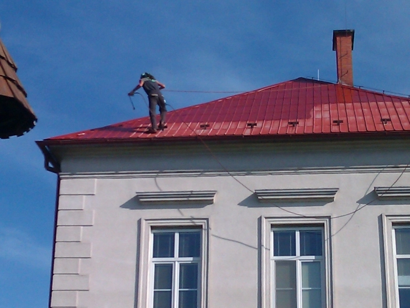Renovační nátěr alukrytové střechy