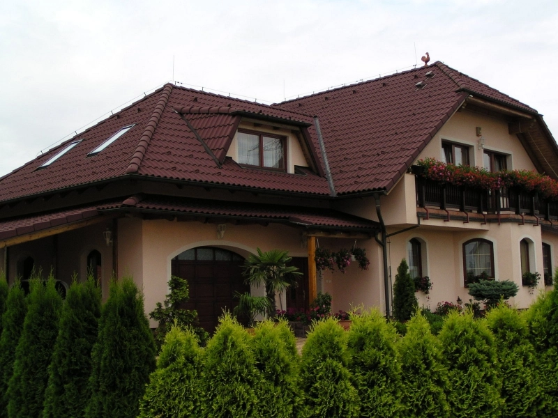 Nátěr taškové střechy
