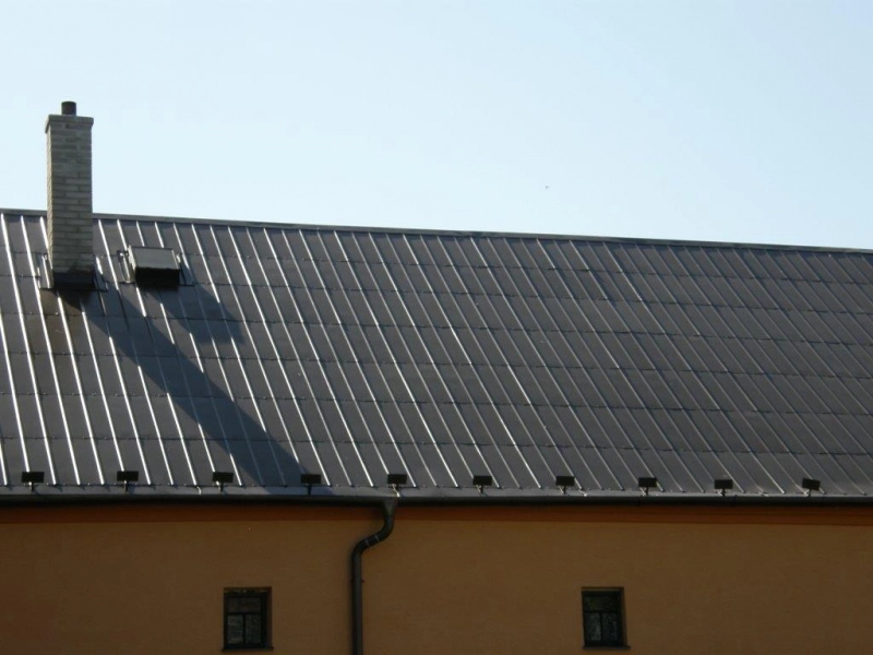 Renovační nátěr plechové střechy