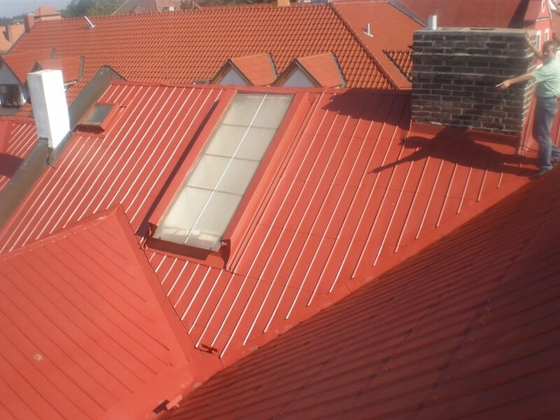 Renovační nátěr alukrytové střechy