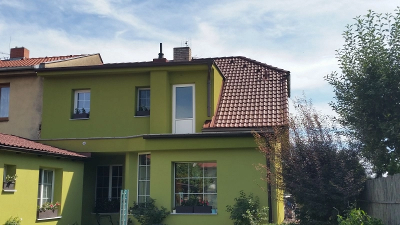 Renovační nátěr taškové střechy