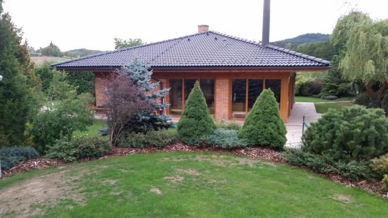 Renovační nátěr taškové střechy