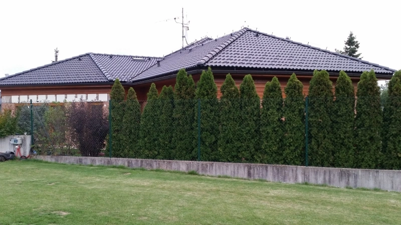 Renovační nátěr taškové střechy