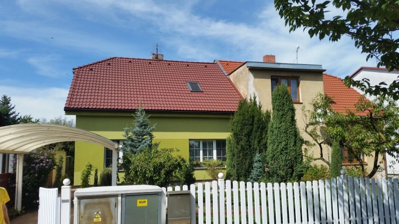 Renovační nátěr taškové střechy